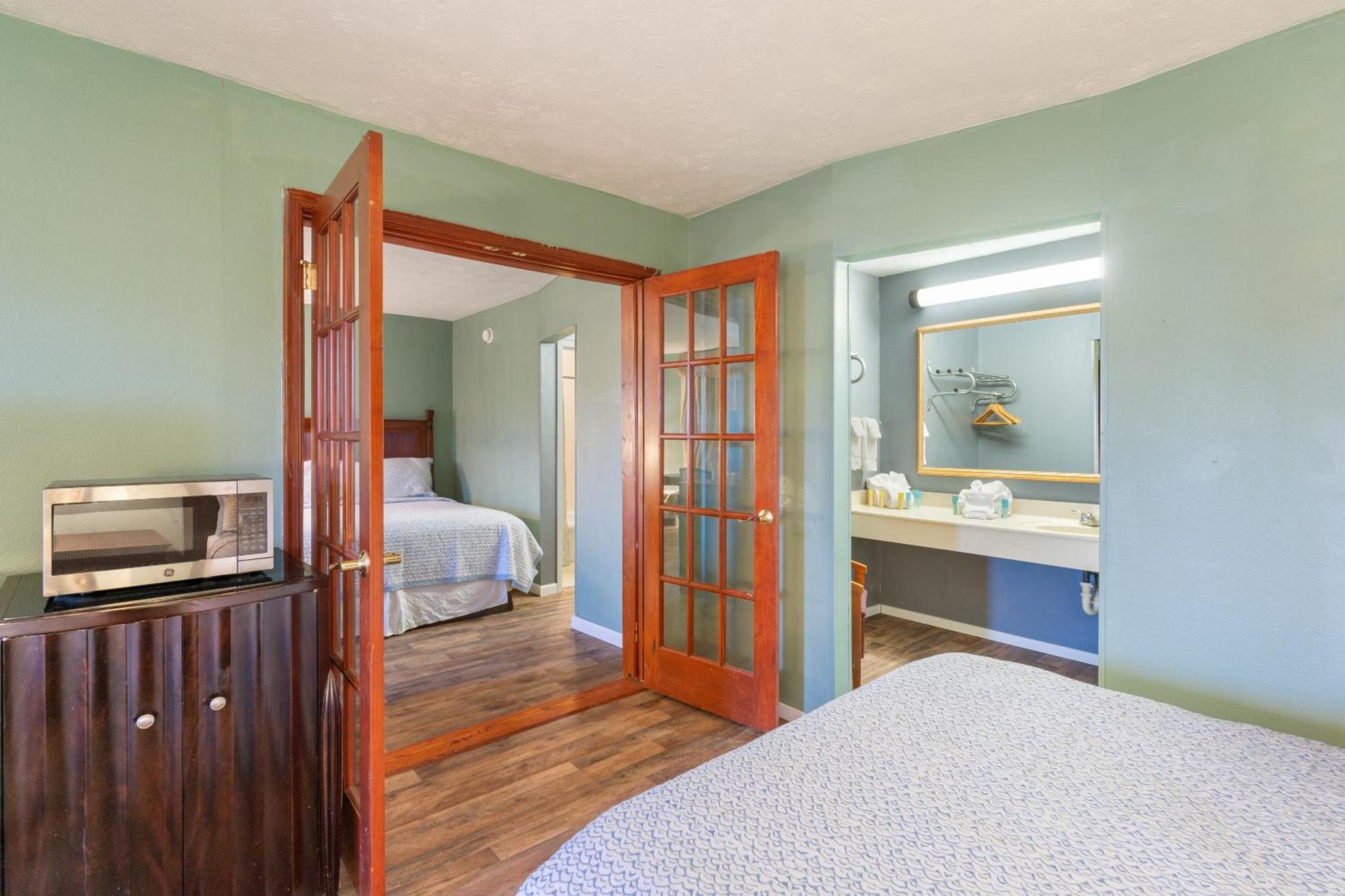 Williamsburg Suites Exteriér fotografie